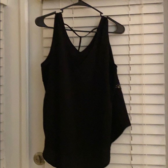 Black tank top - Picture 3 of 5